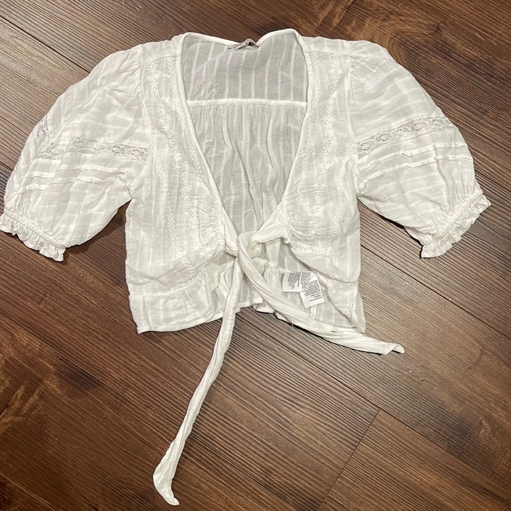 Cropped tie shirt